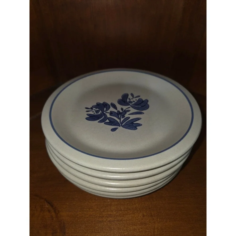 Pfaltzgraff Yorktowne Set of 6 Bread and Butter Plates Blue Floral Stoneware USA